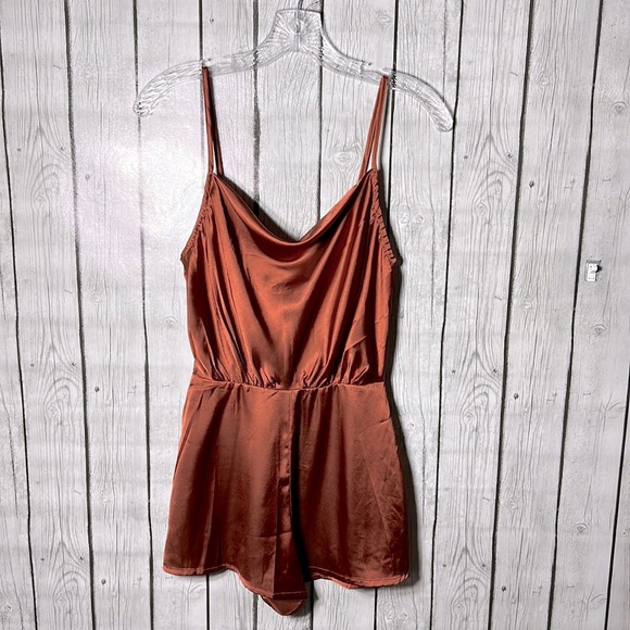 Guess Louma romper size XS in burnt saffron - Picture 2 of 13